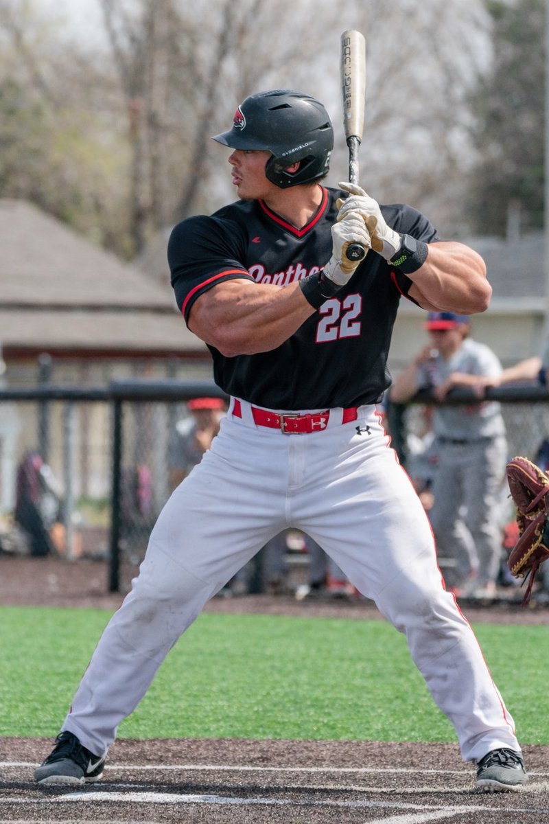 NortheastHawks's tweet image. Just a few more weeks until the start of our baseball and softball seasons! 

Our teams have been putting in the work! 

🤪💪🔜

#ClawsDown | 🔴⚫️⚪️⚾️🥎
