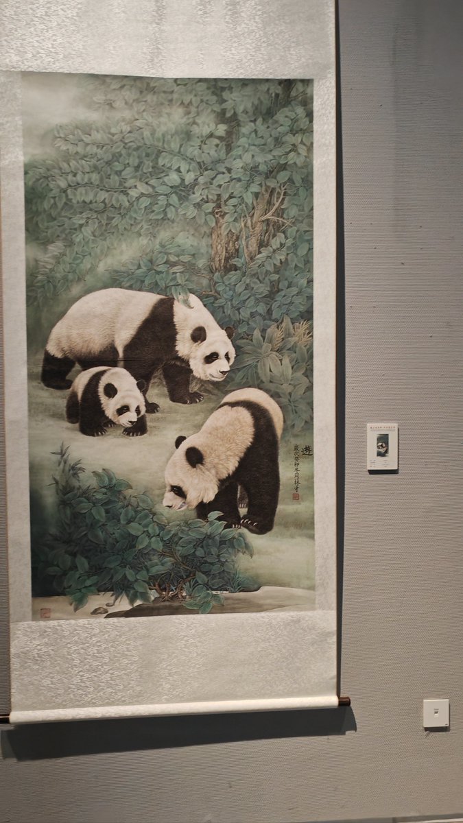 額縁という窓から、見知らぬ時代の空気を吸い込む