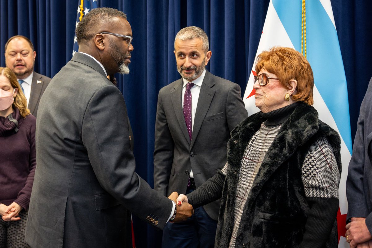 Mayor Brandon Johnson tweet media