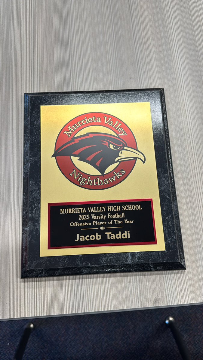 Jacobtaddi's tweet photo. blessed to be offensive player of the year 
for murrieta valley high school football
@RAlexander80 @MVNighthawkFB
@GregBiggins @247recruiting
@BrandonHuffman @Coach_Tank78 https://t.co/cJFcibWdwT