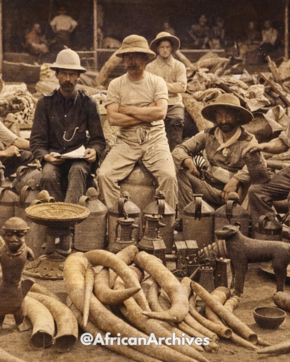 British exploiters displaying their loots after the punitive expedition of the Benin Kingdom, West Africa. The 1897 Benin Punitive Expedition saw Britain loot 4,000 artworks and massacre people. The invasion, driven by trade control, exiled Oba Ovonramwen(The Ruler)

A THREAD