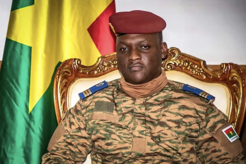 anawave's tweet photo. Le Président du #Burkina_Faso, le Capitaine @CapitaineIb226  a dressé un bilan satisfaisant de l’année 2025 tout en projetant le pays vers une phase d’accélération industrielle et infrastructurelle.
#développement #performance https://t.co/nQrkXVpyrA