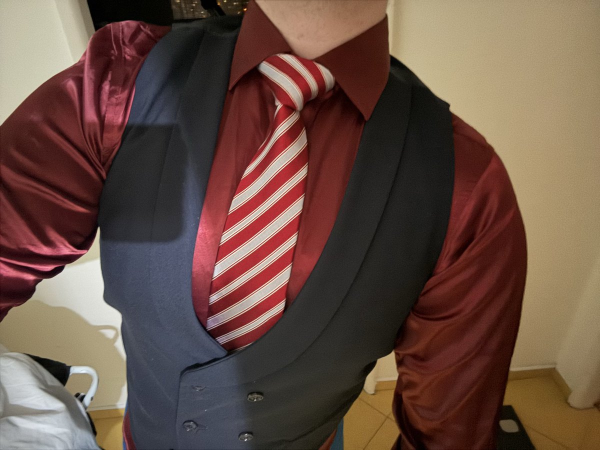 SuitedGuy tweet media