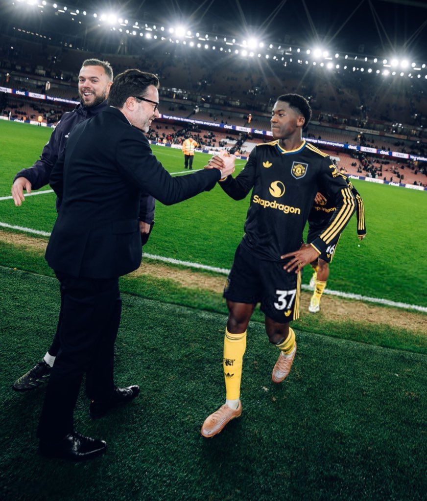 UTDKobi's tweet photo. Are you Man United fan searching for mutuals?

Drop your handle 
Follow whoever likes your comment 
Play fair and gain massively 

Like and repost for more mutuals❤️❤️ https://t.co/d4r5SYMCIc