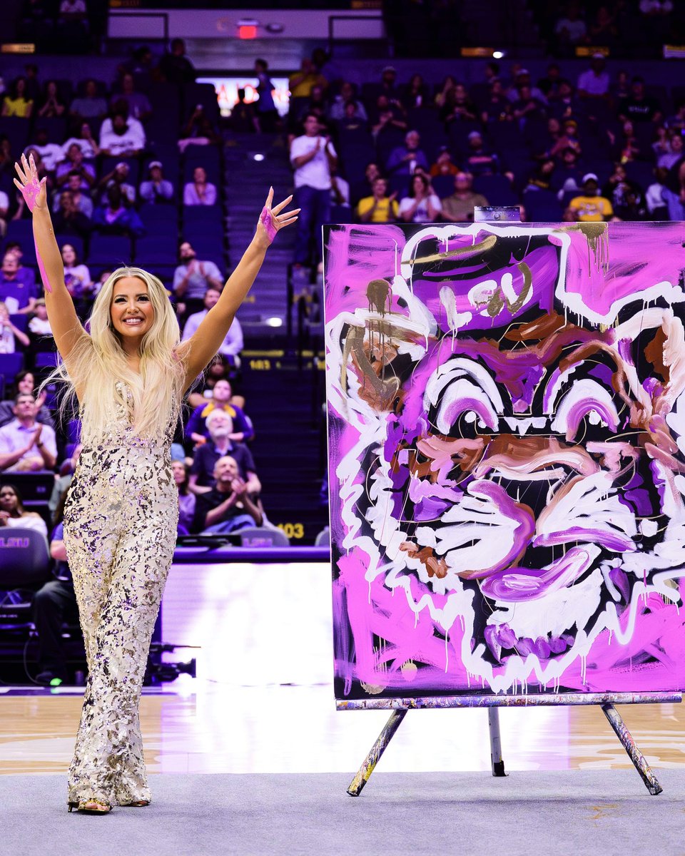 Running it back with Jessica Haas 🖌️

Speedpainter Jessica Haas will perform at halftime of Wednesday night’s game versus Mississippi State!