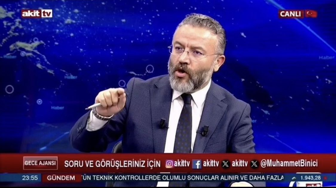 Akit Tv sunucusu Muharrem Coşkun:

“Okullar ideoloji kampına dönmüş. Her sınıfta zorunlu Atatürk köşesi var. Teneffüste, derste, bahçede her yerde beyinleri yıkanıyor.

Çocuklar münafık, ikiyüzlü yetişiyor. Düşün çocuklarımızın yakasından!"