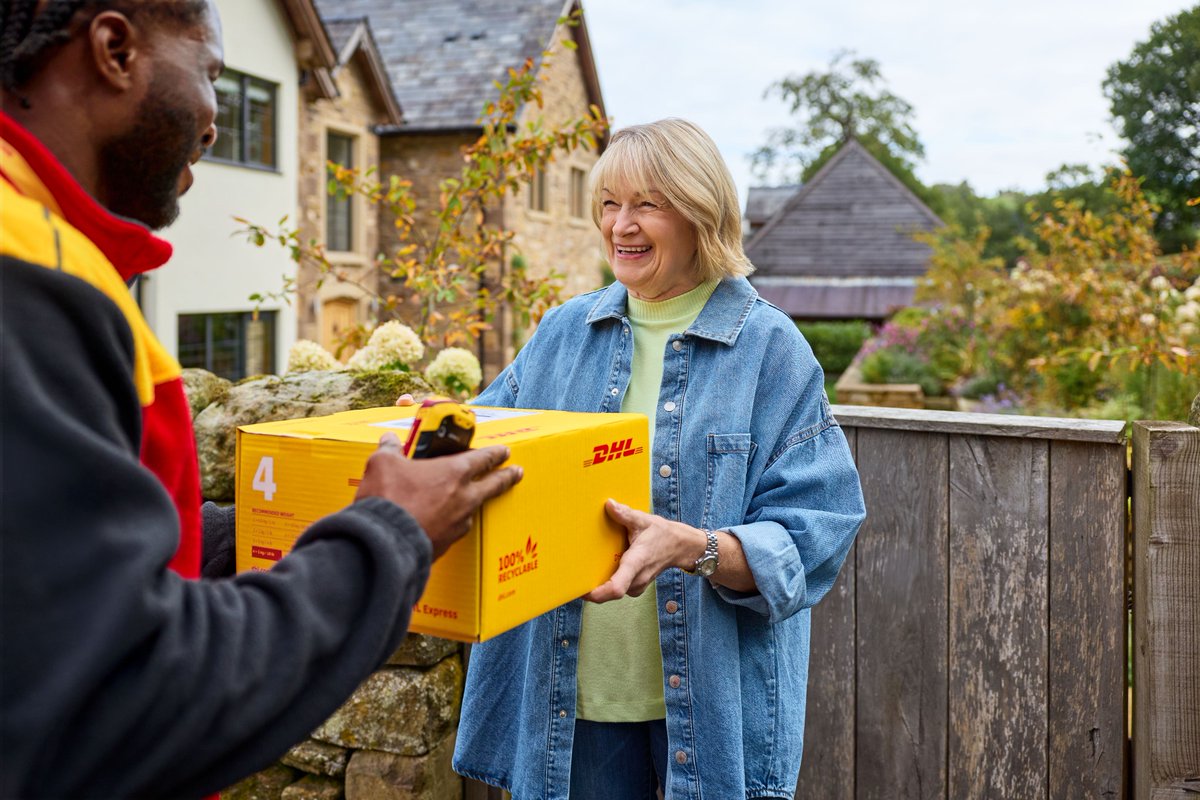 DHL Express Ireland tweet media