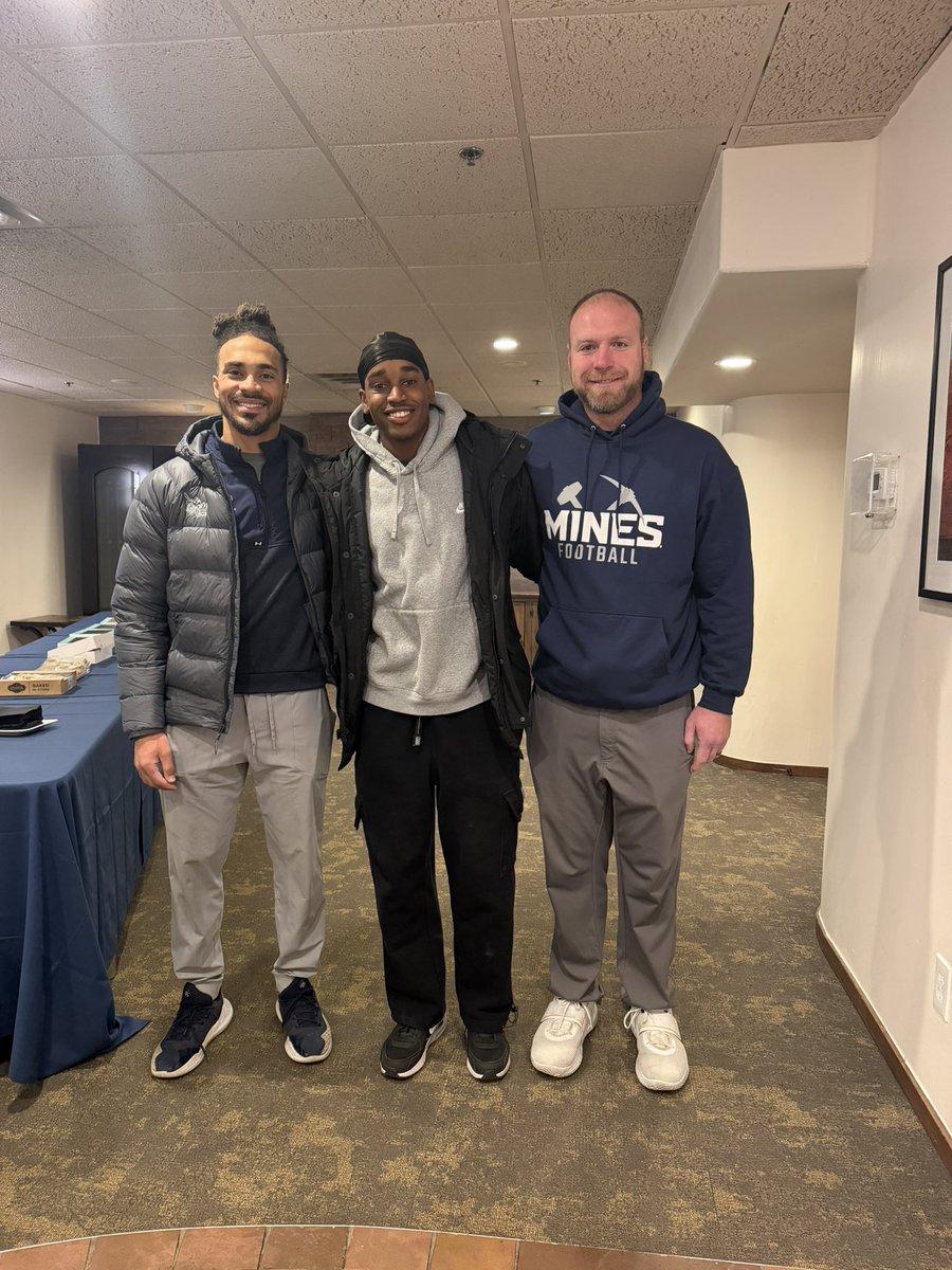 HayaatAsiedu's tweet image. Thank you @MinesFootball 🔵⚪ for a great official visit and meaningful conversations this past weekend. Appreciate the hospitality. @CoachBobStitt @COACHMCLAU @CoachAMakransky @RyanLewis_38 @CoachYonBoone
 @CSAPrepStar @PGregorian @adamgorney  @JReyes_NP @BrandonHuffman…