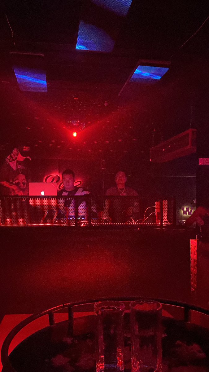 ไม่ได้นอน ไม่ได้พักสองวัน มาดื่ม = เมาสุดดด