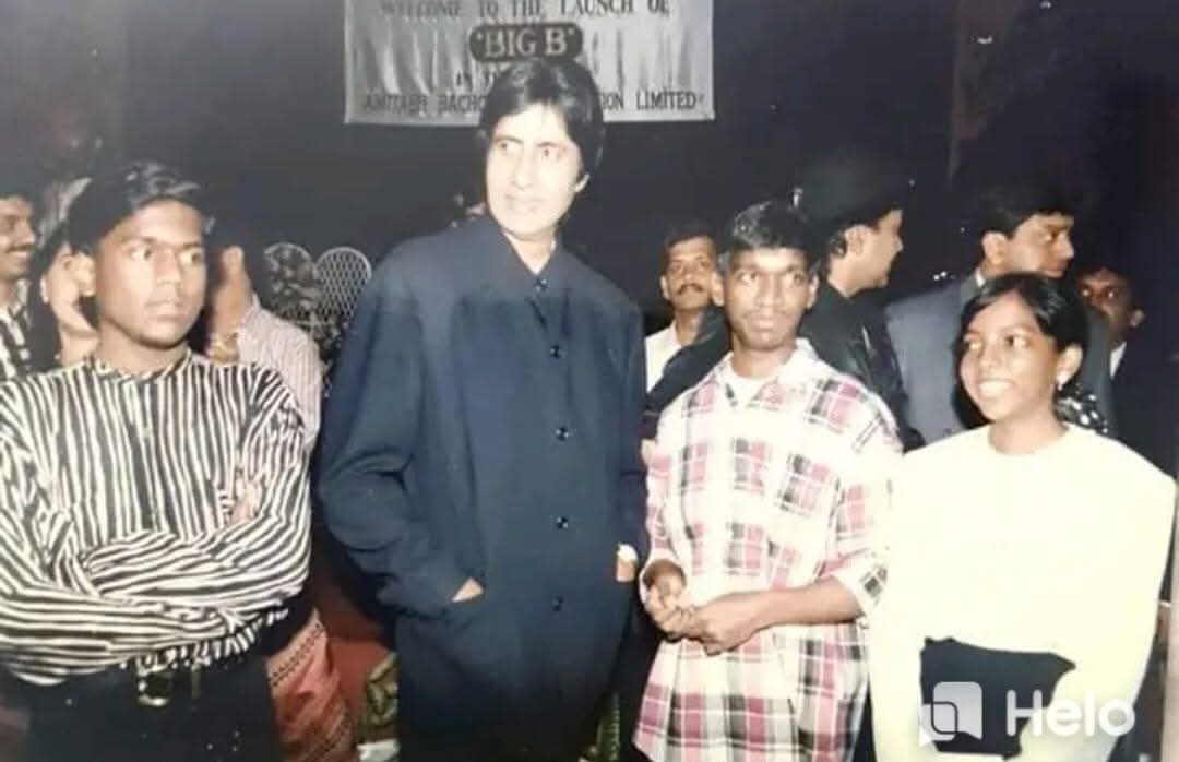 kayaldevaraj's tweet photo. Special #Throwback Picture

#ChiyaanVikram
#Ajithkumar #Maheswari 

#Ullasam Movie Poojai

#YuvanShankarRaja 
#AmitabhBachchan
#KarthikRaja
#Bhavatharini https://t.co/CSNOnhYmjC