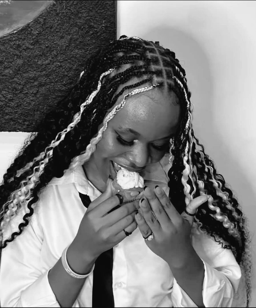 Shiedheda_01's tweet photo. She turned 18
Happy birthday 🎉🎉🥳 Mighty it's gonna be a really big 18 for you 
#HappyBirthday 
#mighty
#big18 https://t.co/vDSgoOAWea