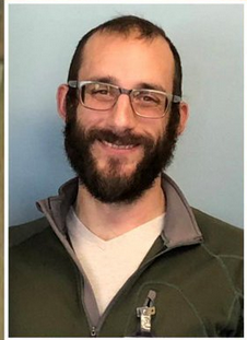 0hour1's tweet image. Alex Pretti fought with the feds a week prior and broke his rib.

He was on a active watchlist for being violent.