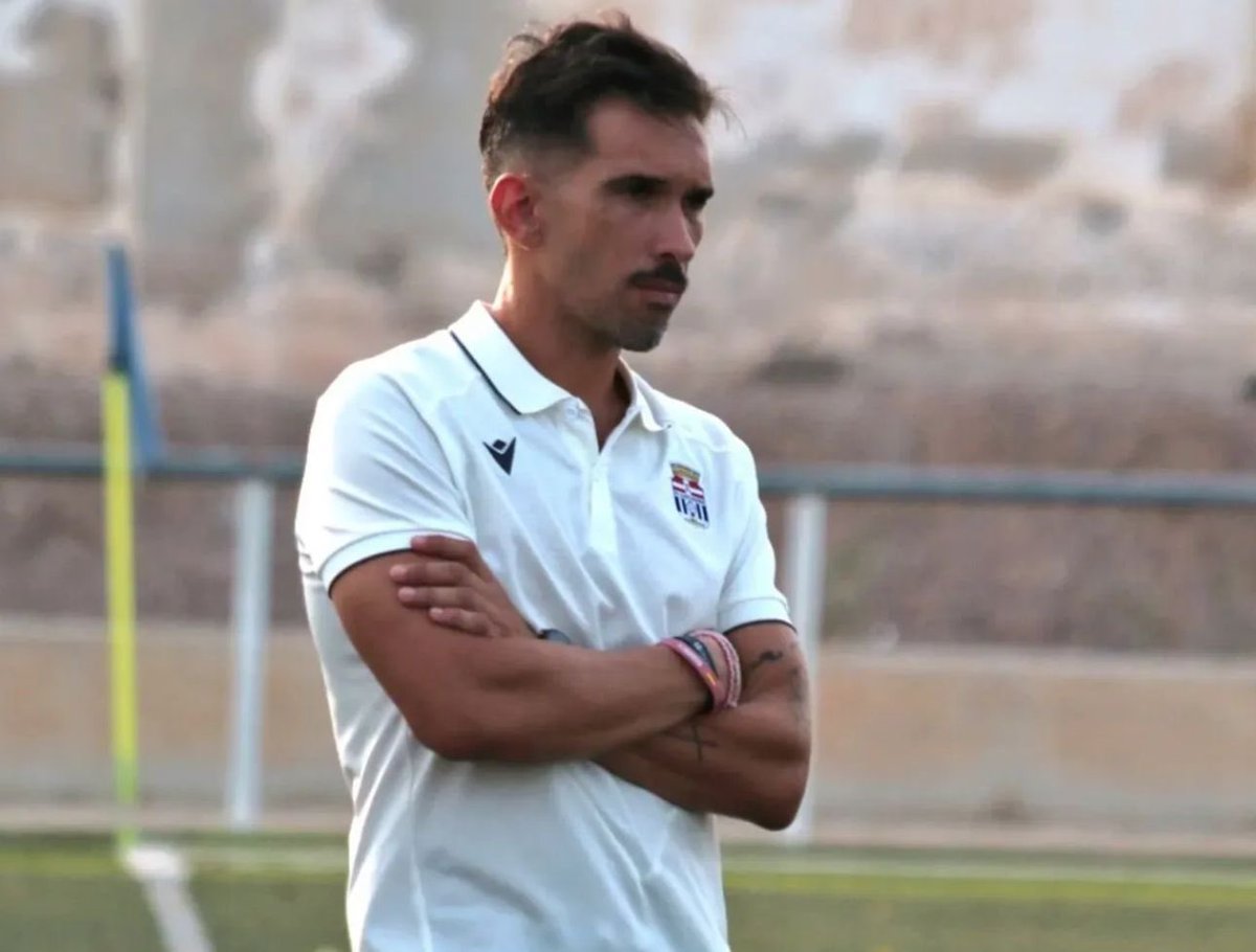 OFICIAL | 

El cartagenero Raúl Guillén, entrenador del filial, dirigirá interinamente a partir de mañana los entrenamientos del primer equipo, y también el partido del viernes en el Estadio José Rico Pérez de Alicante.