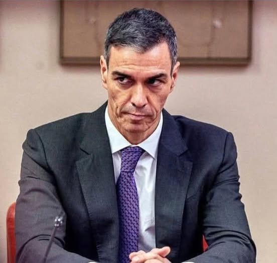 PENSIONISTAS, ESTE HIJO DE PUTA "ARRIESGA" LAS PENSIONES PARA APROBAR UN MONTON DE "MIERDA", LO METE TODO EN UN "MISMO REVUELTO", LOGICAMENTE, SE VOTARÁ "NO", LO SABE Y APROVECHARÁ PARA,"ARREMETER" CONTRA EL PP Y VOX, EL CASO ES SACAR "RENTABILIDAD POLÍTICA" COMO SEA...¡¡¡