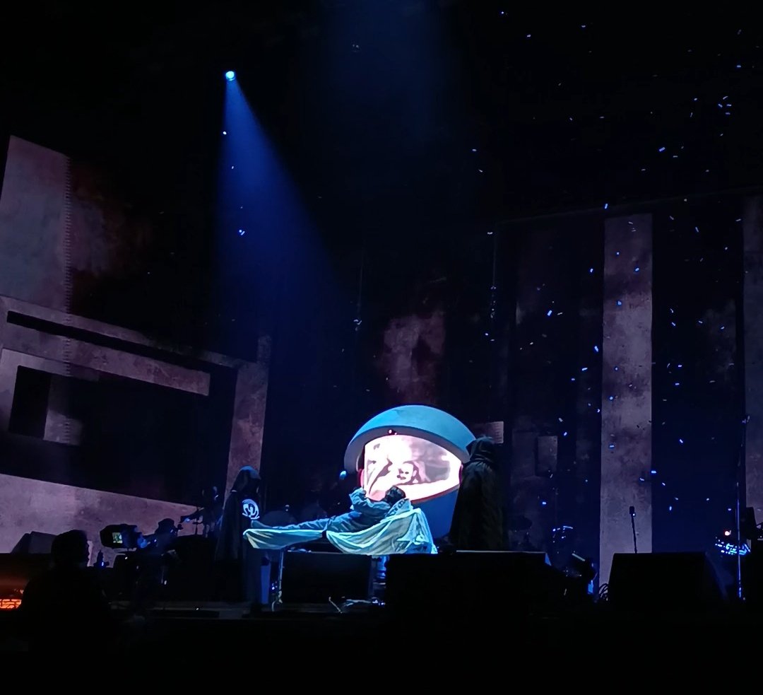 Lambda λ 🇵🇪 🇧🇷 VIU MCR 3x | Frisson Noir 🌌 tweet media