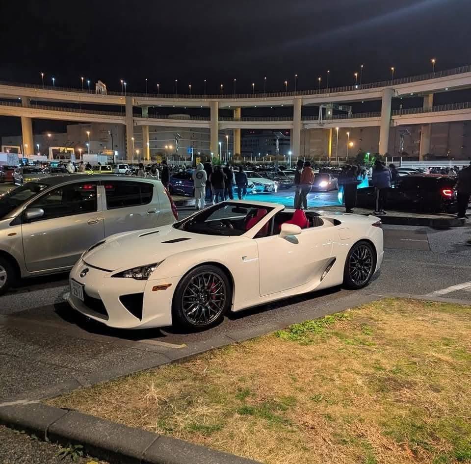 ThrottleCars's tweet photo. 1 of 2 Lexus LFA Convertible in Tokyo https://t.co/vHQtgUsxlR