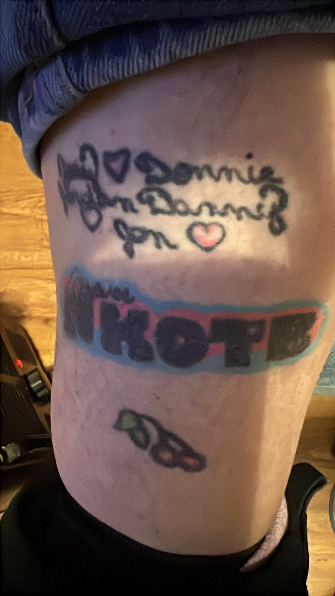 Renaysmith52's tweet photo. @DonnieWahlberg https://t.co/dOz8lymLUd
