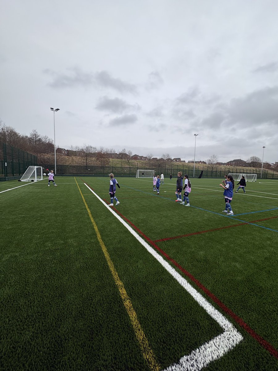 Our Year 7 girls football team took on Newman. Despite the very cold temperatures and a tough game… the girls never gave up! All girls took to the pitch and gave it their all💪🏽⚽️

Shoutout to our POM: P. Shaw who made her debut and played fantastically!💙

#TogetherWeSucceed