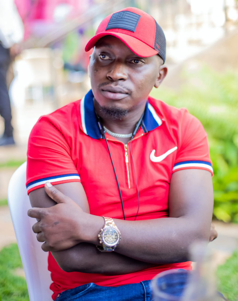 My grandfather said:
"A man died of hunger, but food was served at his funeral. When you're less busy, think about it"
#wednesdayvibes