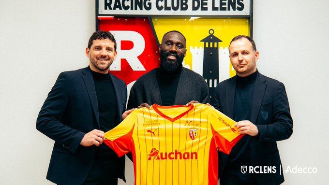 🚨 𝐌𝐀𝐒𝐔𝐀𝐊𝐔 𝐋𝐄𝐍𝐒𝐎𝐈𝐒 ! 🔴🟡

Accord trouvé entre Lens et Sunderland pour d’Arthur Masuaku sous la forme d’un prêt de 6 mois. 🤝

( <a href="/RCLens/">Racing Club de Lens</a> )

#Mercato