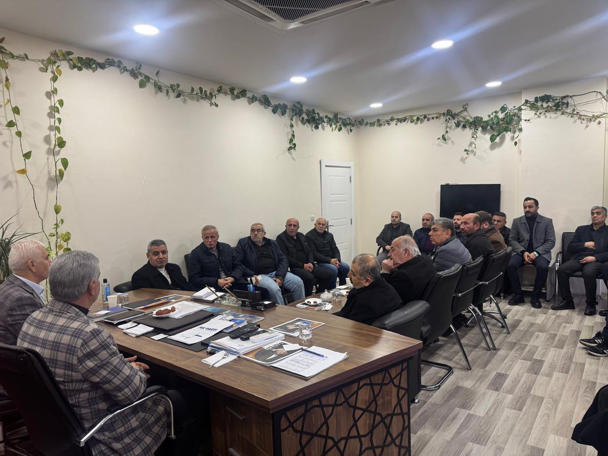 📍AK Parti Siirt Merkez İlçe Başkanlığı 

Merkez İlçe Başkanımız <a href="/hikmetekin56/">Hikmet Ekin</a> ile birlikte haftalık olağan Yönetim Kurulu toplantımızı gerçekleştirdik.

Teşkilatımızın birlik ve kararlılıkla aldığı kararların; şehrimiz, davamız ve geleceğimiz adına hayırlara vesile olmasını