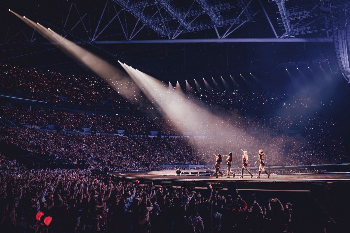 Let's do our best to win every voting for BLACKPINK as a group. We don't know what the future holds yet. For now, let's shower them with all the support we can give while we still have a chance. 

#BLACKPINK