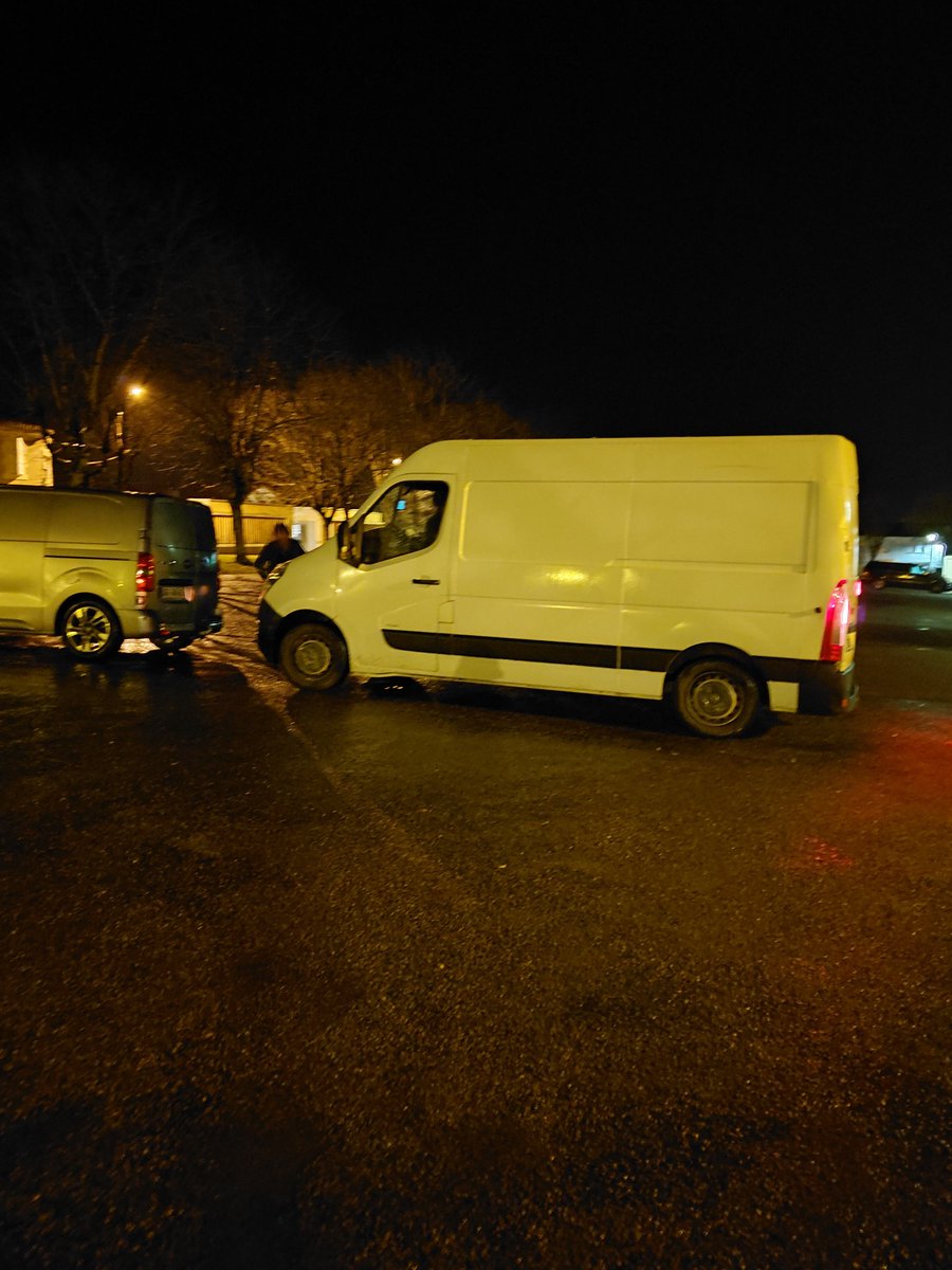 Poppa_Fr's tweet image. Aujourd'hui j'ai fait un marché en Charentes, lever 3h du mat, 2h30 de route, journée bien chargée avec la pluie ☔️ servir les clients et après retour à la maison, Re 2h30 de route déchargé et ranger le camion, là ce soir je suis en mode, cool zen, no stress.🤭 #Vin 🍷🍇