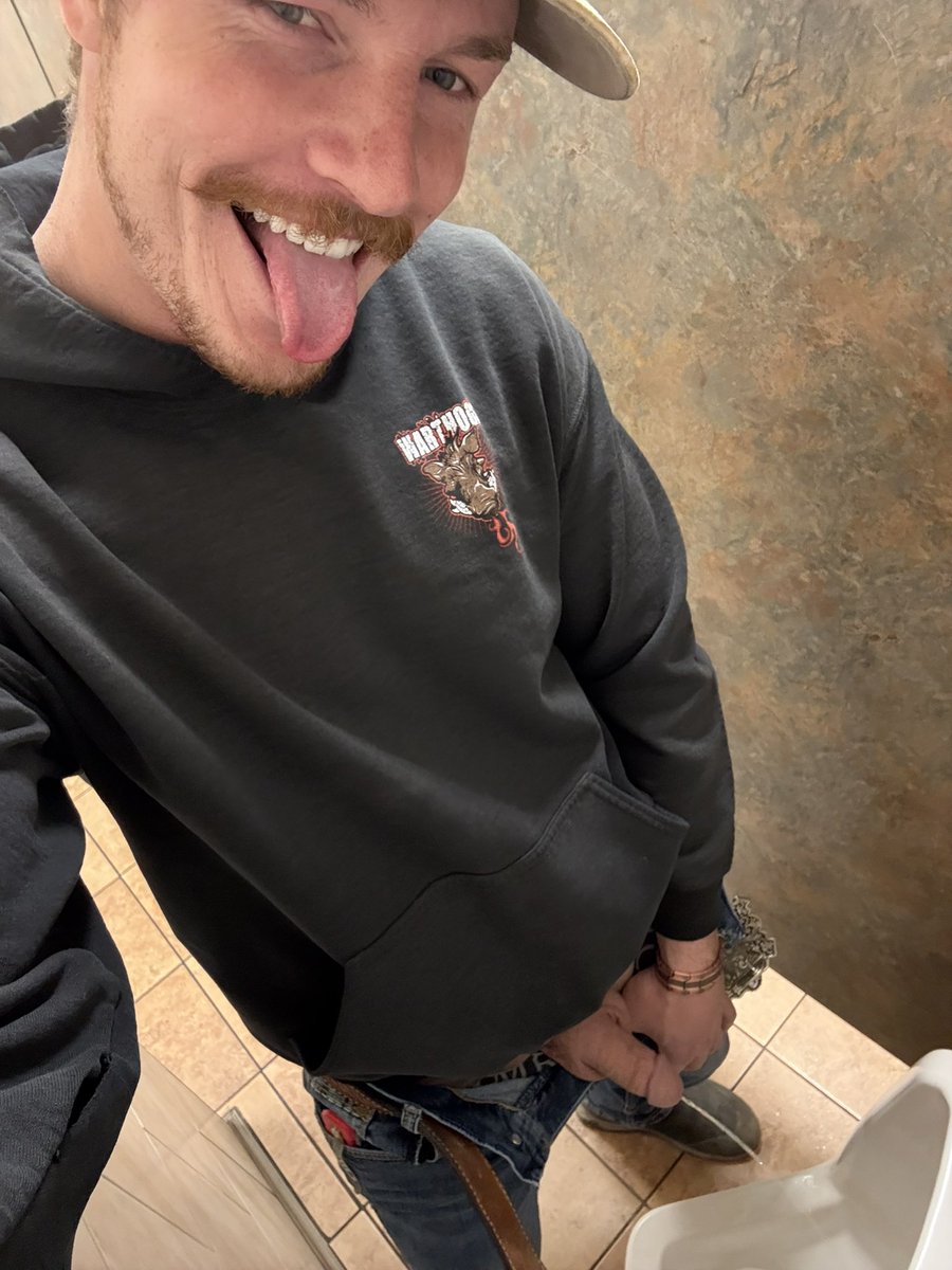 RJWhitexxx's tweet photo. Public 💦 anyone?! https://t.co/rhzX3J7ODK
