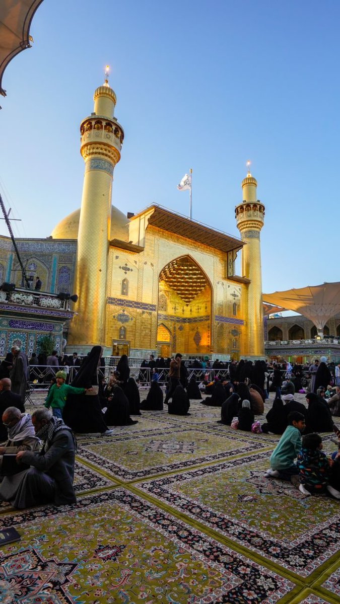 fazaeleamir's tweet photo. در حیرتم که شیخ بهایی چرا نگفت 
ایوان کم است کل #نجف را طلا کنید... 

 #ایوان_طلا https://t.co/FgvAjn1VtZ