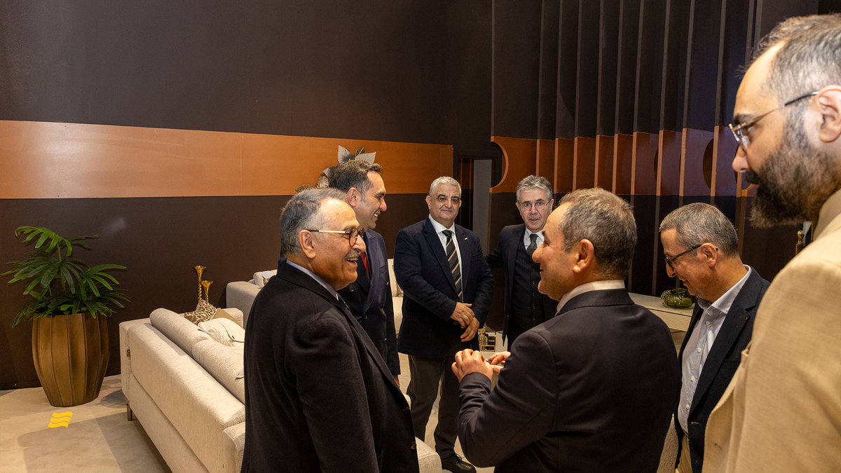 Uluslararası İstanbul Mobilya Fuarı’nda standımızı ziyaret ederek bizleri onurlandıran Melikgazi Belediye Başkanı Sayın Mustafa Palancıoğlu, Kayseri Ticaret Odası Başkanı Sayın Ömer Gülsoy, Kayseri Sanayi Odası Meclis Başkanı Sayın Abidin Özkaya, Erciyes Anadolu Holding CEO’muz