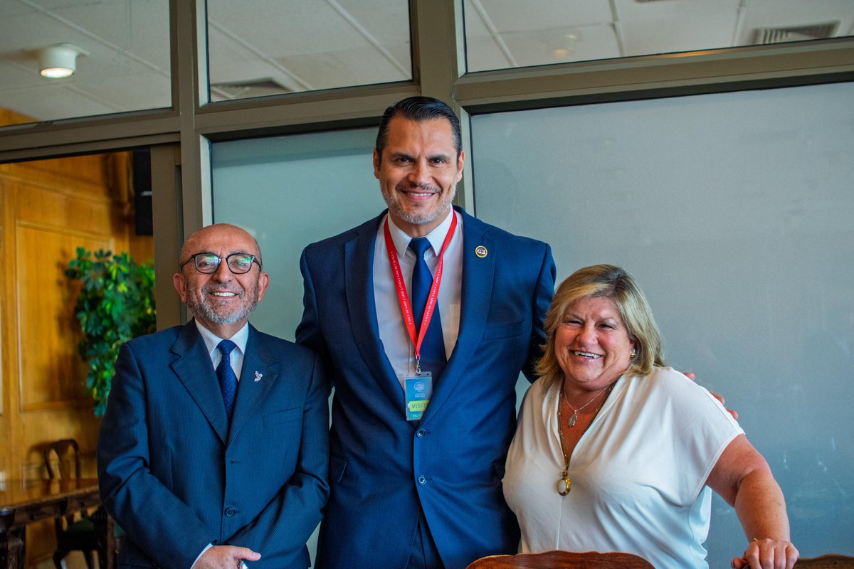 leoromero2024's tweet image. Con mi colega y amiga, Diputada Gloria Naveillan, en compañía del  Sr. Claudio Crespo. Tte. Coronel (R) de Carabineros, gran defensor de nuestra Democracia y Carabineros de Chile.