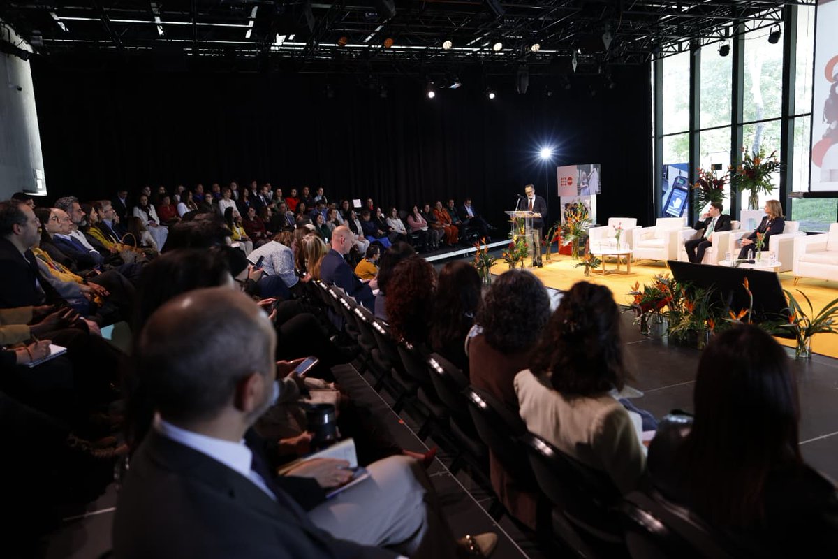 UNFPAMexico's tweet photo. 🙌 Nuestra meta es clara: un México donde cada mujer, adolescente y niña sea dueña absoluta de su destino. 💜

Muchas gracias a todas nuestras aliadas y aliados que nos acompañan esta mañana. ¡Sigamos transformando cifras en historias de vida y de derechos! https://t.co/Hu5BLkAjwQ
