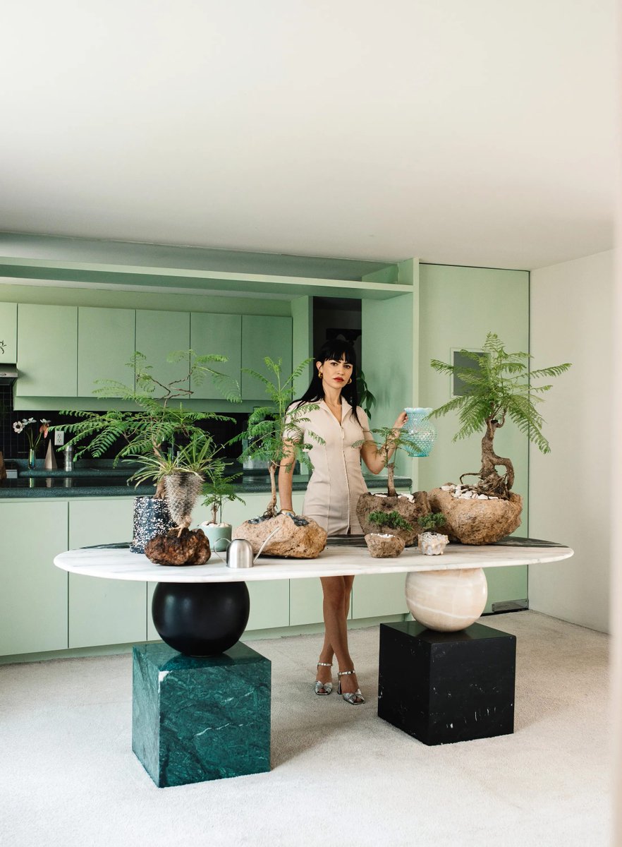 voguelatam's tweet photo. #ArtIssue Pilar Zeta, la enigmática artista argentina, nos abre las puertas de su casa en CDMX: https://t.co/KSSczrOHnq https://t.co/vazq43o7c3