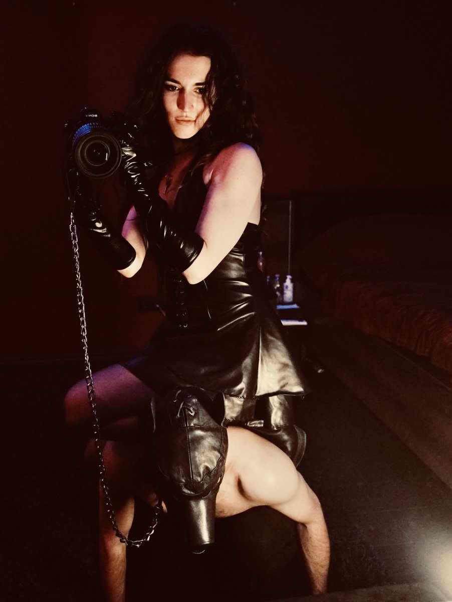 YesLadyLeah's tweet photo. Excited to go to @ClubPedestal for the first time. If you want to accompany me, send me a DM.

Check my profile on FetLife: LadyLeah_ https://t.co/cjpfJqrDbL