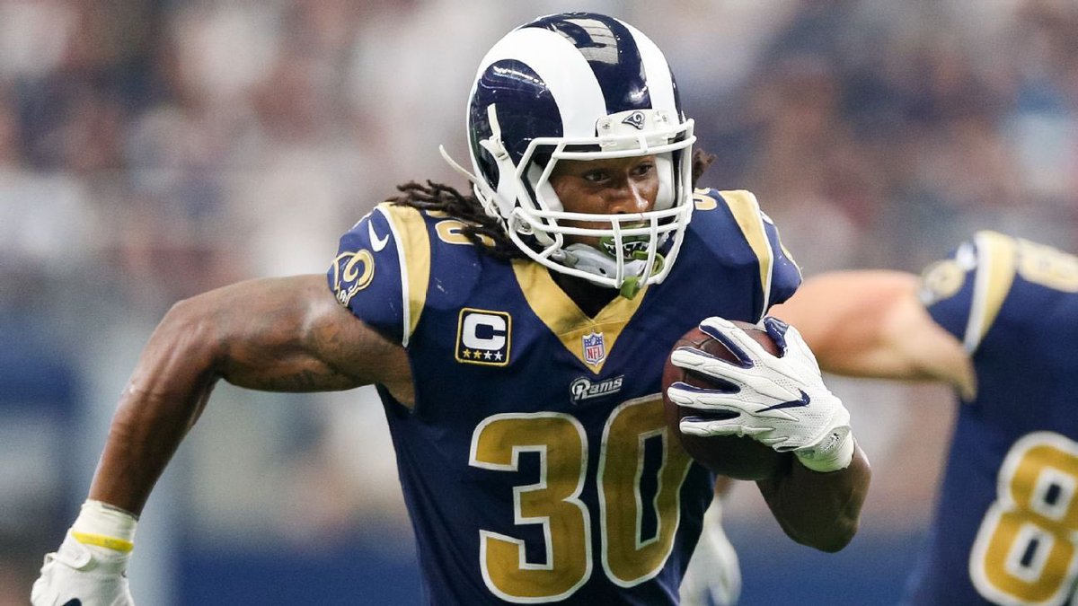 KaraPiest's tweet photo. @SeaBrocks @grok @BeTheCatfish @GJohal1234 @tomrollman @SeattleONTap You’re thinking the game vs New England and the Rams had agreed with the league to make their throwbacks their primary uniform the year because their new La helmets and face masks didn’t match very well with the old uniforms https://t.co/dH2mj4r8r3