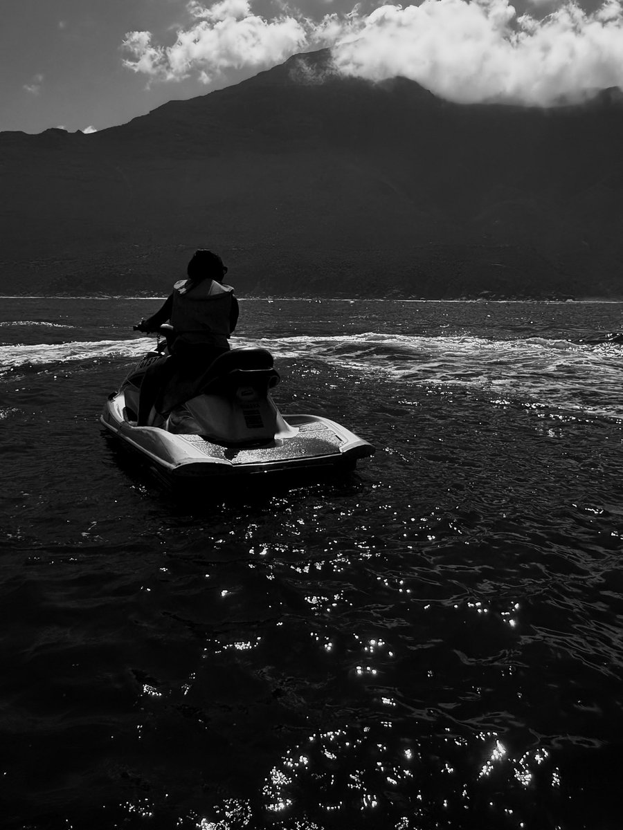 ibquake's tweet image. jet ski babyyyt 🌊