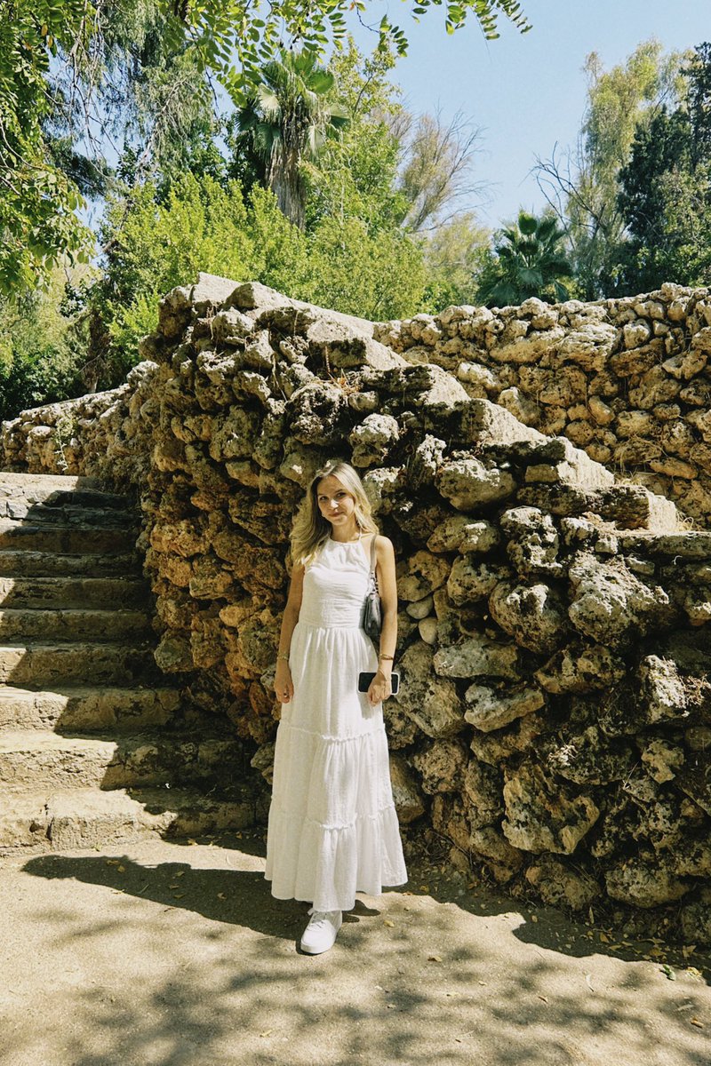 Ben yaz kızıyım sen seversin sevmezsin beni ilgilendirmez