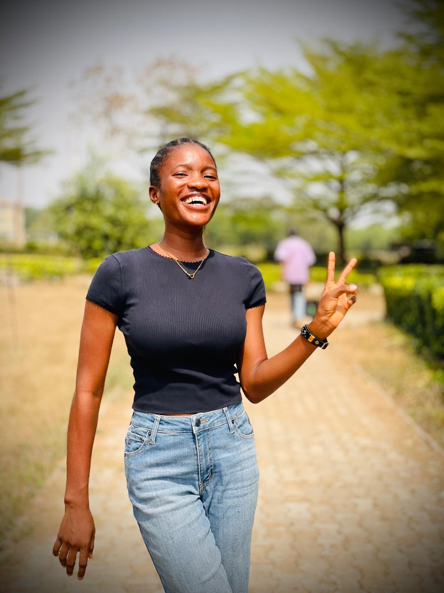 favour21790's tweet image. Exams:obliterated 😌
Semester:buried🍾
My camera roll:finally free of white pages.😎
These views are my victory pictures.🌸📌😂
#Finallyfree #PostExams #Endofsemester.