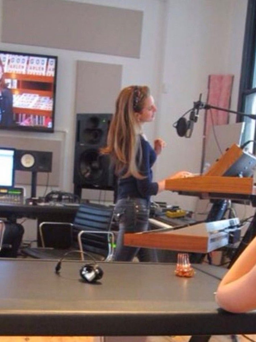 Lana Del Rey recording her first studio album 'Born to Die' (2011)