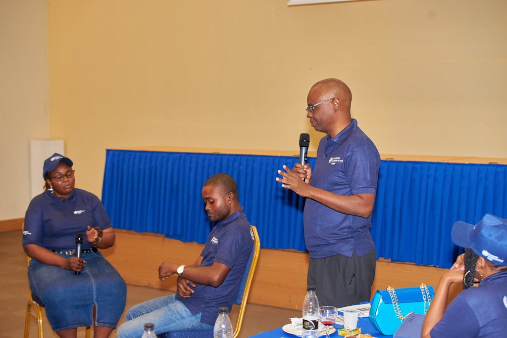 OMSCongo's tweet image. Jour 2 de la retraite du personnel de l’@OMSCongo.
Échanges dynamiques avec les collègues d’@OMS_Afrique autour des RH et de la performance d’équipe.
Des discussions riches, constructives et 1️⃣0️⃣0️⃣ % esprit d’équipe.