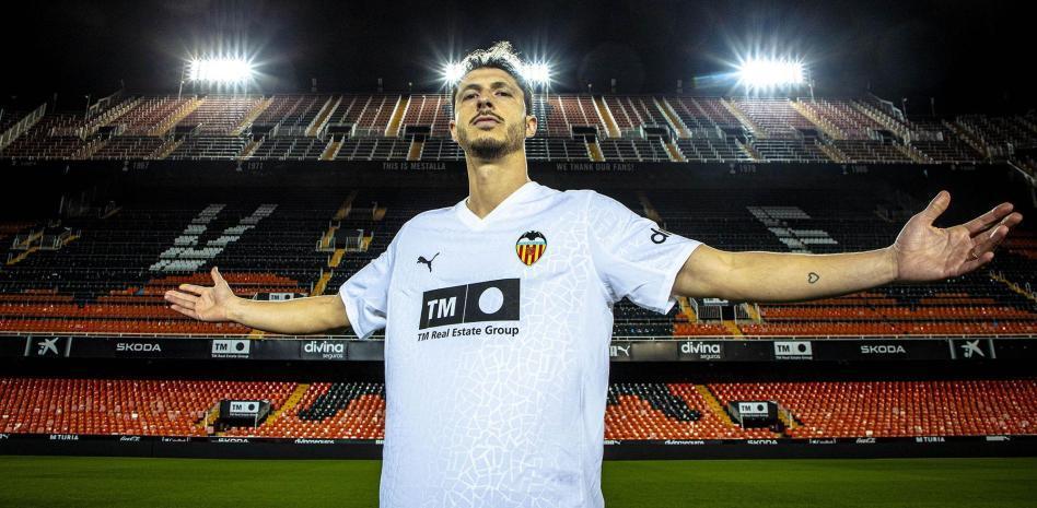 Guido Rodríguez: “No va a faltar trabajo ni exigencia en el Valencia”
valencianista.net/2026/01/27/gui…
<a href="/valenciacf/">Valencia CF</a> <a href="/Amunt/">Valencia</a> <a href="/Sentiment10/">Sentiment Ché 💯</a> <a href="/vixcavalencia/">Sergio Fuster</a> <a href="/Academia_VCF/">Academia VCF 🦇</a> @#