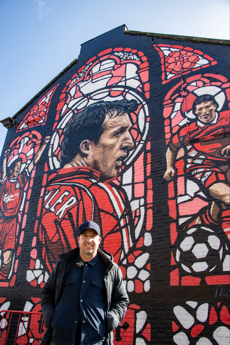 20 years ago today. <a href="/Robbie9Fowler/">Robbie Fowler</a> returned home. Anfield knew. 🔴👑