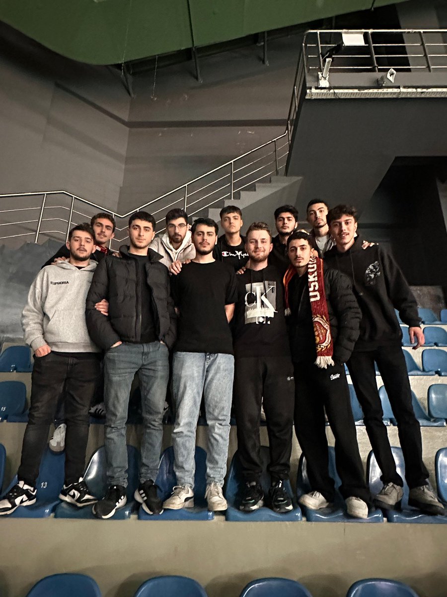 SENİNLEYİZ, HER YERDEYİZ..!

#ultrAslanUNI #uAUNIBEYKENT