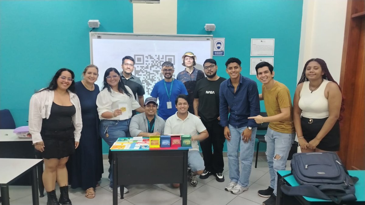 Estudiantes de Producción Musical y Literatura de la <a href="/uartesec/">UArtes</a> culminaron nuestra Escuela de Formación Ciudadana, en modalidad virtual y presencial, como parte de su proceso de vinculación con la sociedad.
<a href="/AndresFantoniB/">ANDRÉS FANTONI</a>
#ConsejoEnTerritorio