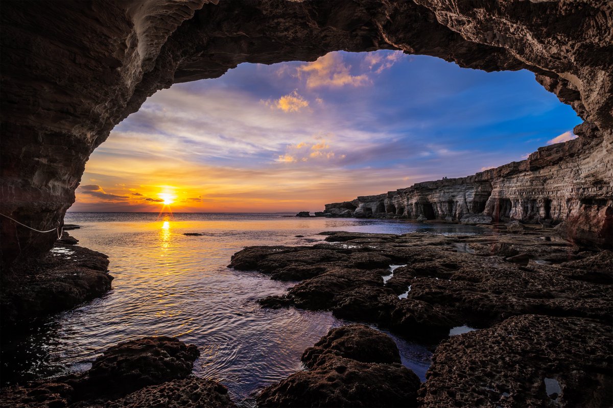 “Winter sunsets are always beautiful at this location.”
📷 Fujifilm X-T3 | 10mm | ƒ/22 | 1/60s | ISO 250
👉 Photo by Christos Parellis.
📍 Planned with PhotoPills 💊