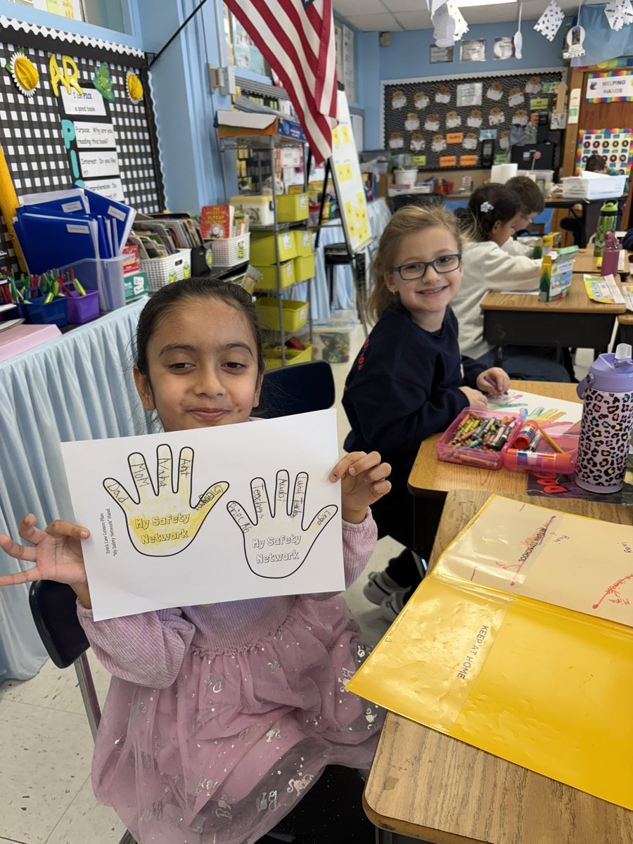 Growing our safety network in 2nd grade! Its important to know our trusted adults and people we can go to for help. #wearewss #WeAreFranklinSquare