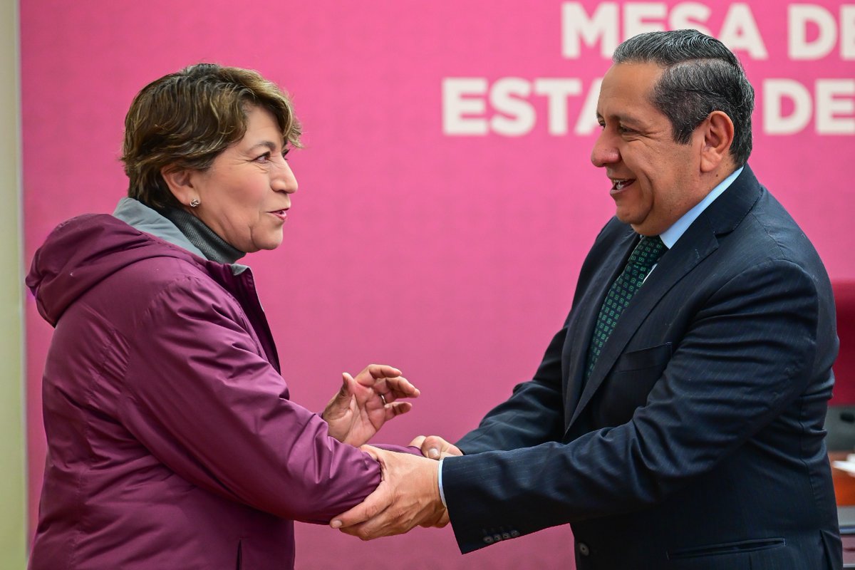 PJEdomex's tweet photo. El Magistrado Héctor Macedo García, Presidente del Tribunal Superior de Justicia, participó en la Mesa de Paz encabezada por la Gobernadora Delfina Gómez Álvarez, donde se destacó la importancia de la coordinación interinstitucional para fortalecer la seguridad y la atención a las mujeres en la entidad.

#JusticiaCercana
#PJEMCercano