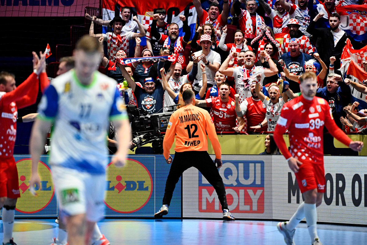 mintsRH's tweet image. Hrvatski rukometaši nastavili su pobjednički niz u drugom krugu @EHFEURO svladavši reprezentaciju 🇸🇮 29:25! 
Bravo dečki! 👏🏻🇭🇷
