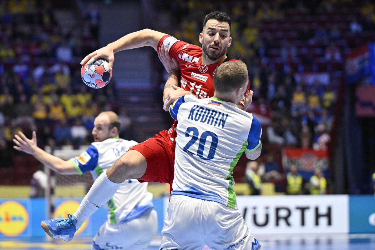 mintsRH's tweet image. Hrvatski rukometaši nastavili su pobjednički niz u drugom krugu @EHFEURO svladavši reprezentaciju 🇸🇮 29:25! 
Bravo dečki! 👏🏻🇭🇷