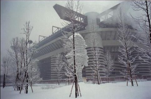 ⏳-2 (-3 a #MilanoCortina2026)

❄️A poche ore dall'inizio degli eventi sportivi di Chamonix 1924, un evento atmosferico, che oggi chiameremmo blizzard, si abbatté sulla cittadina francese riversando sulla stessa fino a 2 metri di neve...

...a Milano dovremmo stare tranquilli 📿